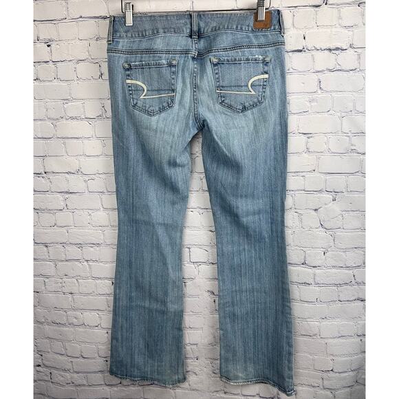 American Eagle Stretch ARTIST Jeans Low Rise Flare Light Wash Size 8 - Picture 1 of 13